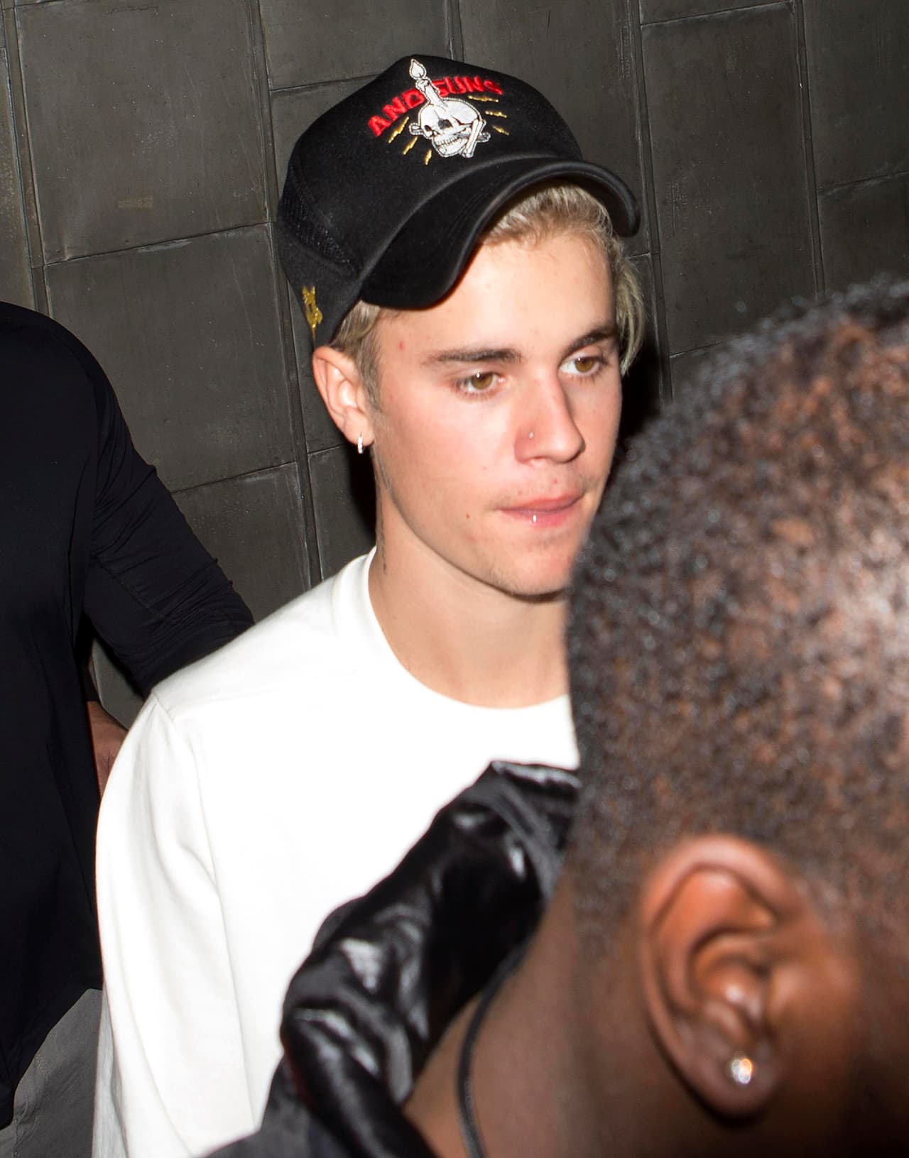 No cabe duda, este escándalo le quitará el sueño por unos meses, pero no es la primera vez que se mete en problemas.