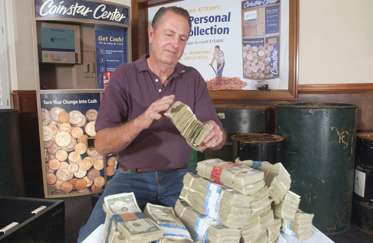 El precio de venta de una moneda también está determinado por su demanda, que puede cambiar con el tiempo debido a factores como el mercadeo, tendencias de cambio y preferencias de los coleccionistas.