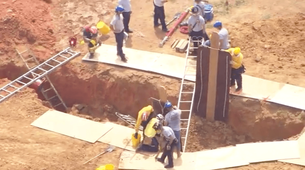 Trabajador de la construcción muere al quedar atrapado en una zanja 