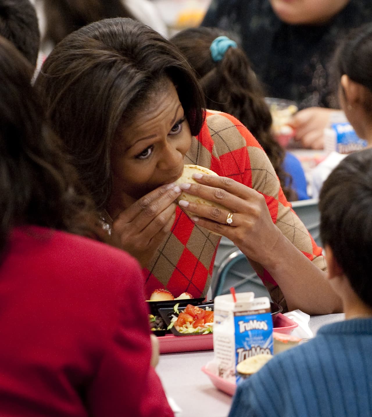 También la primera dama Michelle Obama es partidaría de comer tacos, pues no siempre son una opción poco saludable.