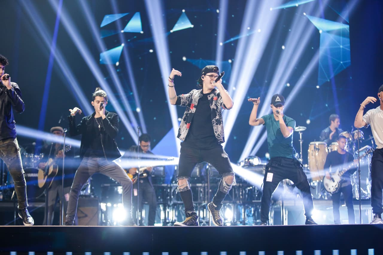 Están nominados en la categoría de Mejor Nuevo Artista y fácilmente pudieran llevarse el gramófono. ¿Será así? Sea como sea el crecimiento de estos chicos ha sido increíble desde que ganaron la primera temporada de La Banda. Te dejamos con lo mejor de su ensayo.