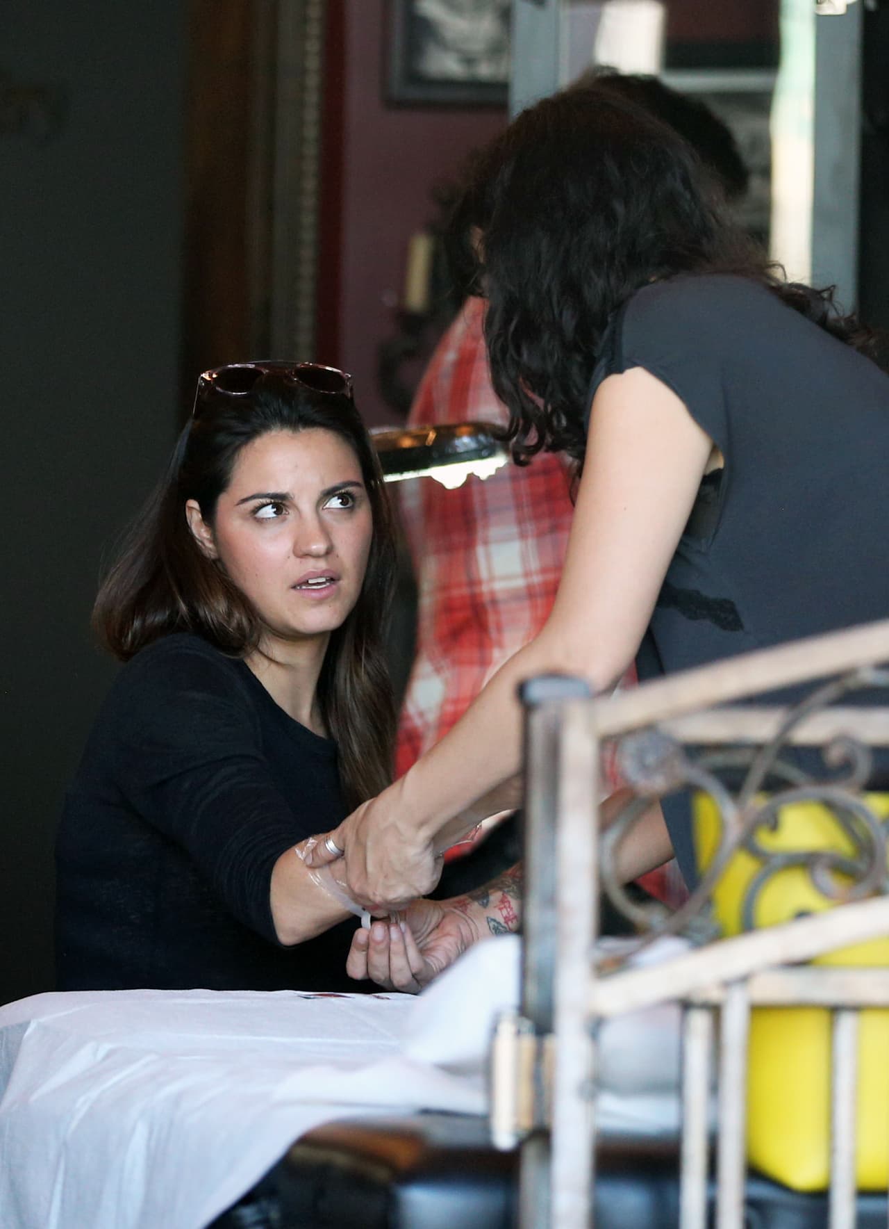 Como era de esperarse se lo hizo con unos profesionales, ya que fue a un estudio súper nice en Hollywood.