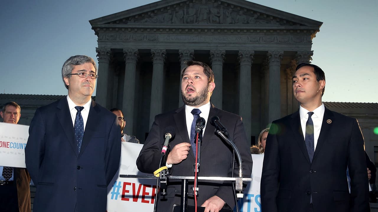 Rubén Gallego confía en una reforma migratoria en 2017 si gana Clinton