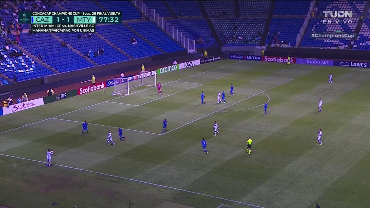 ¡TIRO ATAJADO! disparo por Ricardo Chávez.