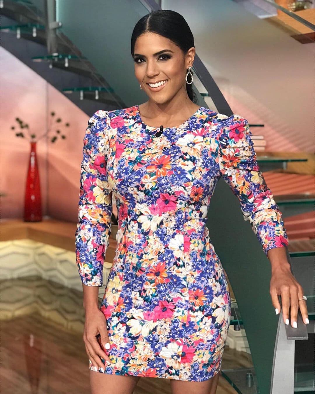 La conductora dominicana usó este vestido para conducir Despierta América desde Nueva York, su 'outfit' fue un acierto para el lunes nublado en que transmitieron el programa.