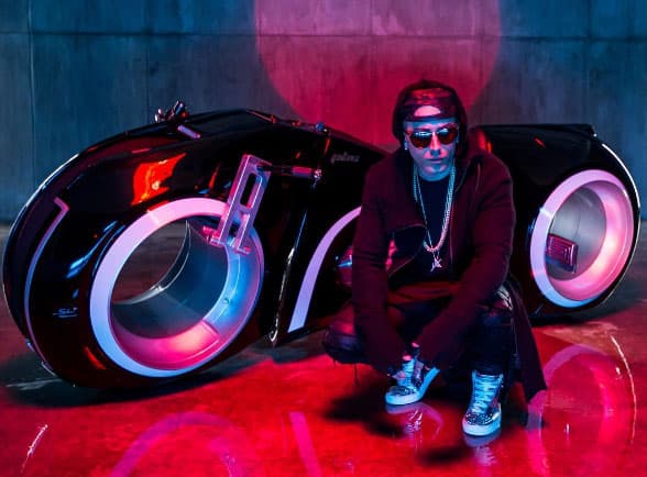 Ha sonado en los últimos meses con "Loba", "Encantadora" y "Nunca me olvides".