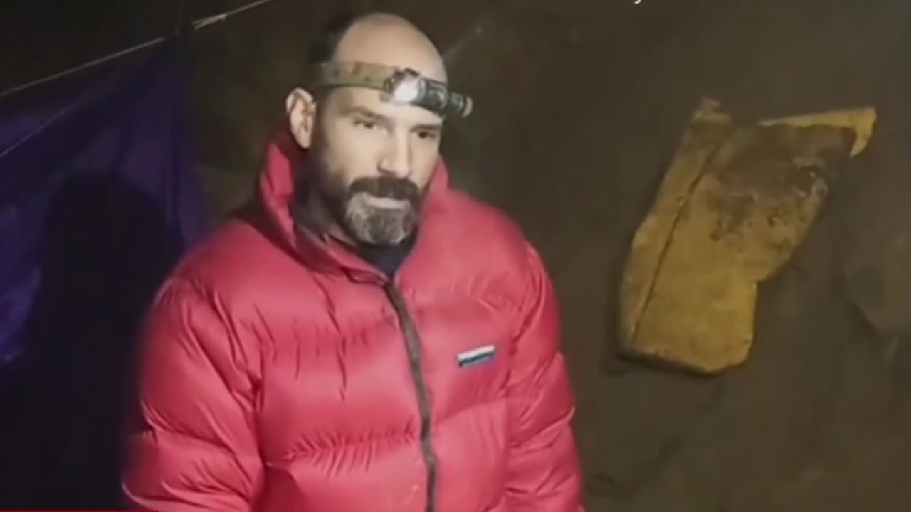 Rescatan a Mark Dickey, el espeleólogo estadounidense que quedó atrapado por 12 días en una profunda cueva en Turquía