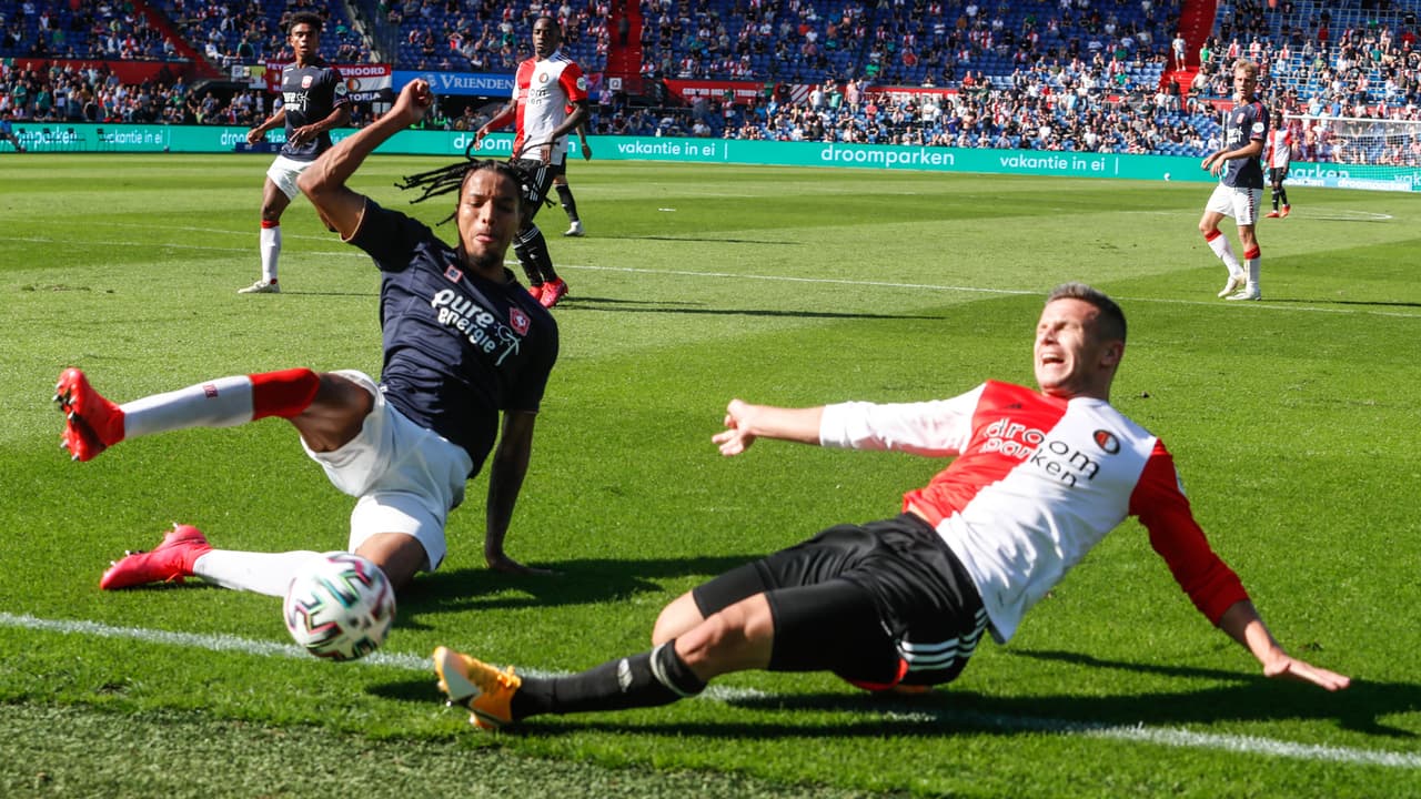 Manda primer ministro callar a afición de la Eredivisie