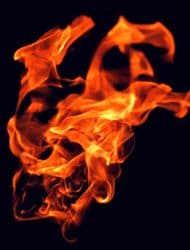 Al menos 25 personas murieron y otras 62 resultaron heridas el viernes al norte de Birmania al descarrilar e incendiarse un tren de mercancías con dos unidades cisterna repletas de combustible, informó la televisión estatal birmana, que no explicó las causas del siniestro. Ver toda la información