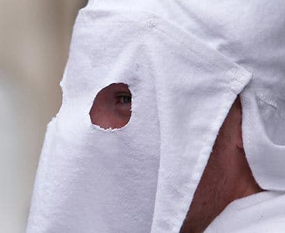 En aumentoEntre 1998 y 2007, fueron reportados de manera oficial unos 77,000 delitos de odio, de acuerdo a datos del FBI. Esta cifra empalidece ante el número de casos que no han sido reportados según grupos que monitorean estos tipos de delitos.El sentimiento antiinmigrante ha crecido considerablemente, en especial contra las personas latinas.