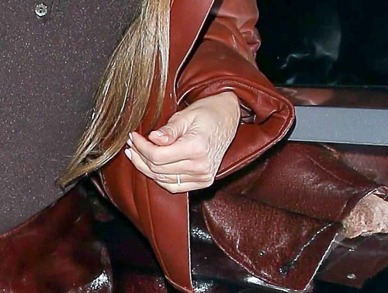 Se trataba de una sencilla pieza de oro que la ex de Kanye debió comenzar a usar luego de que su anillo de matrimonio fuera sustraído de su habitación en 2016, cuando se encontraba en París.