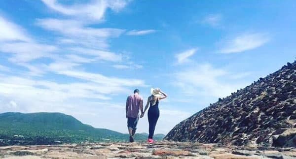 Tienen mucha química como pareja y es porque tienen varias cosas en común, aquí te decimos algunas coincidencias de la vida de estos famosos.