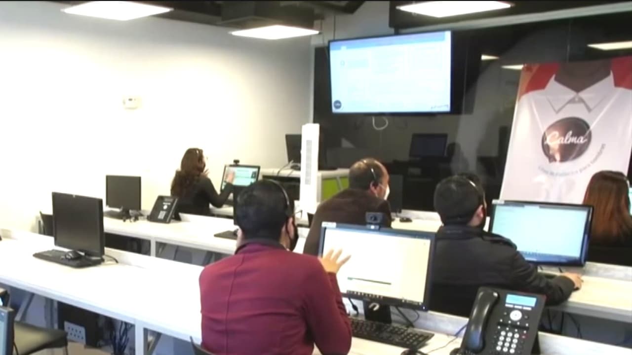 Rompe récord línea de asistencia emocional exclusivamente para hombres en Colombia