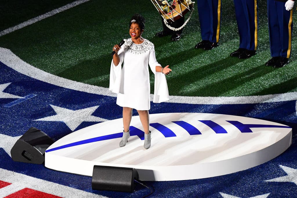 Gladys Knight fue la protagonista en el 2019 al cantar el himno nacional en el Super Bowl LII en el Mercedes -Benz Stadium de Atlanta, Georgia.