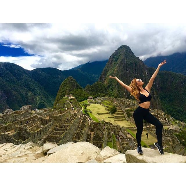 Desde Perú a Roma, Italia, hasta Egipto ha llegado a gozar de las bellezas del mundo y dejar a todos enamorados con su belleza. Mira cómo la ha pasado la beldad boricua.