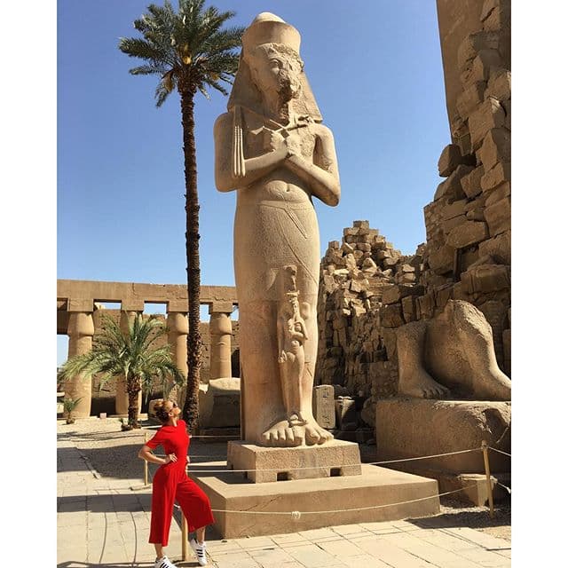 "El Templo de Karnak es el templo más grande de Egipto. Construido por múltiples faraones entre los años 2200 y 360 a.C., el Templo de Karnak contiene en su interior el gran templo de Amón, otros templos menores, capillas y el gran lago sagrado. Los faraones más importantes que intervinieron en su construcción fueron Hatsepsut, Seti I, Ramsés II y Ramsés III." -@zuleykarivera