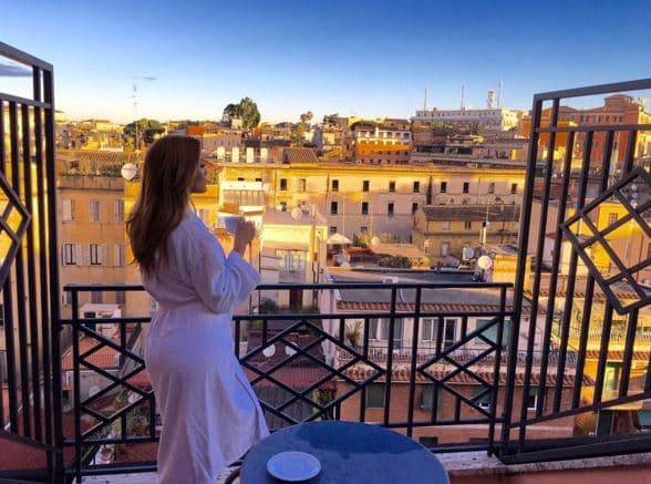 Mira la vista que tiene desde su cuarto. ¿Quien dice yo?