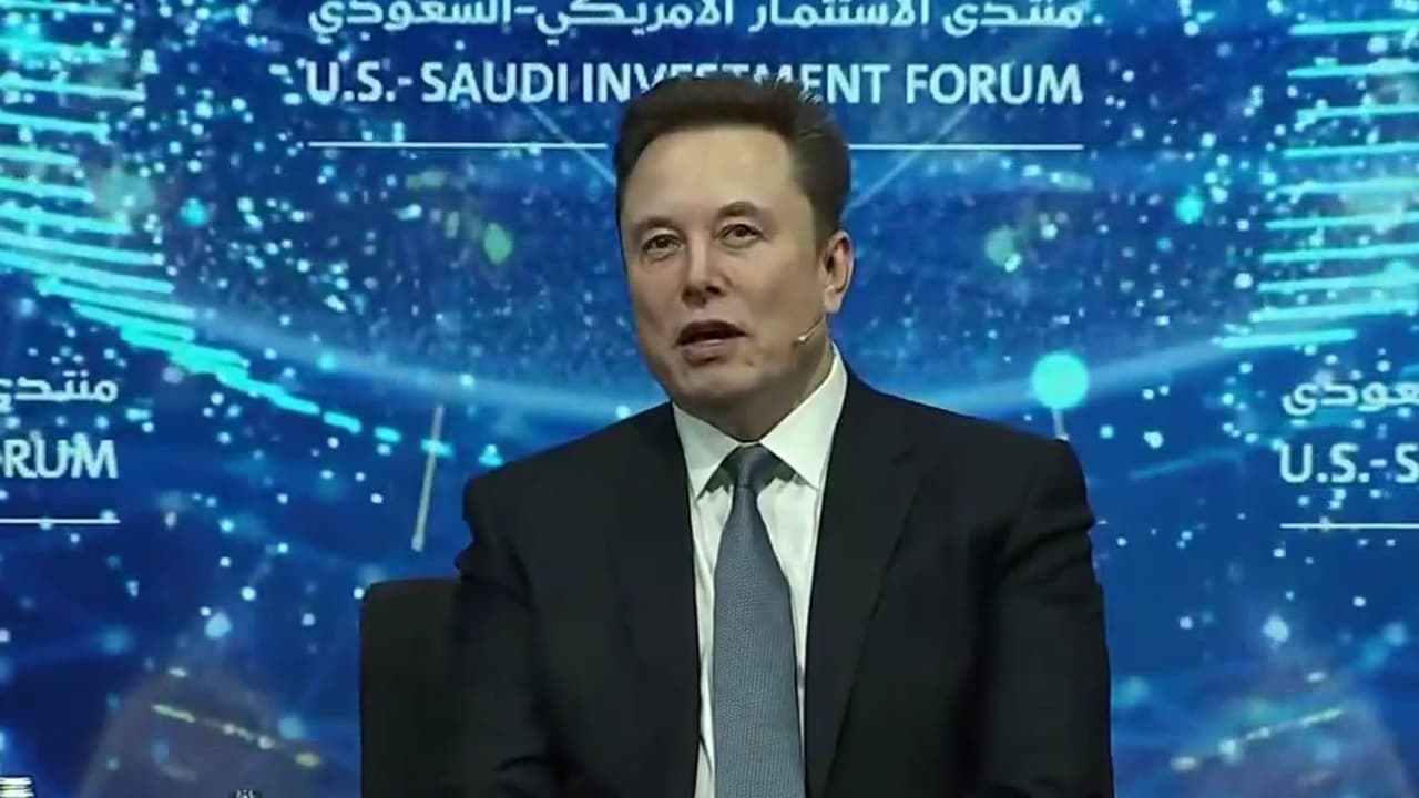 Noticias de negocios en 1 minuto: Elon Musk pone la mira en la creación de una ciudad lunar