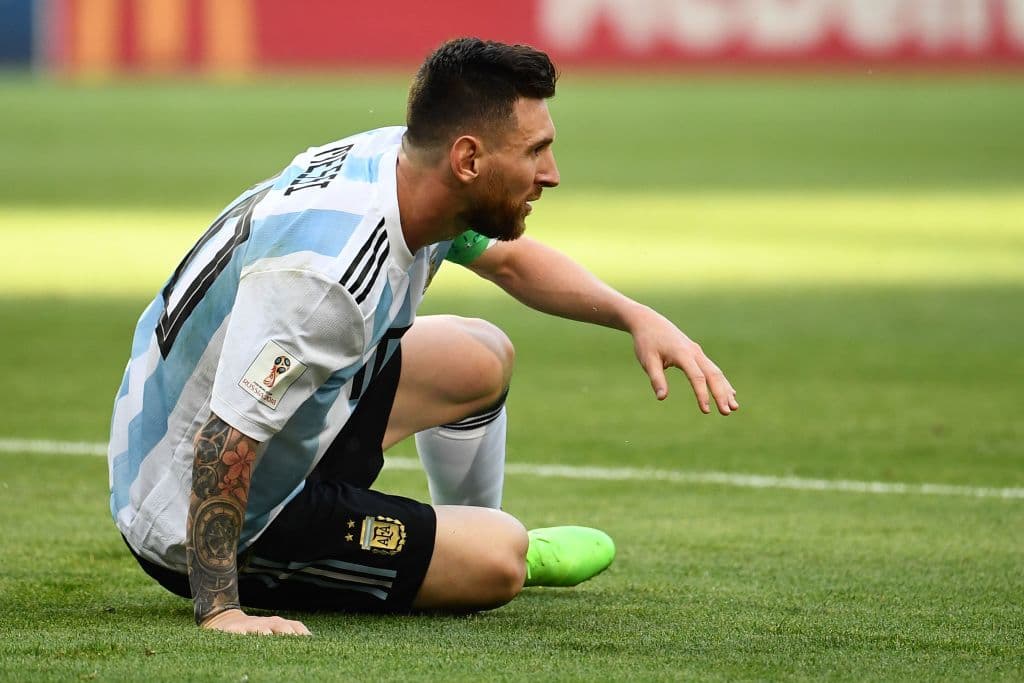 El crack del Barcelona fue sometido y de a poco el brillo que lo caracteriza se apagaba contra los galos.