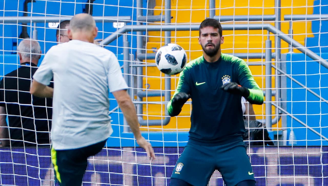 El arquero de la Roma, Alisson Becker, será el encargado de cuidar la portería brasileña durante el Mundial. Los suplentes son Cássio y Ederson.