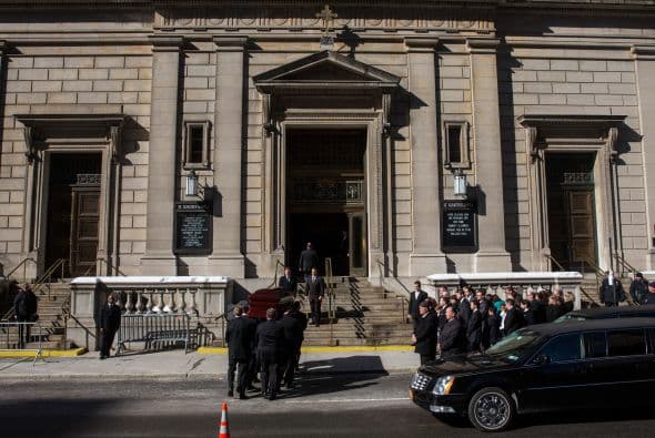 Celebridades de Hollywood y Broadway rindieron honores a su amigo. Más videos de Chismes aquí.