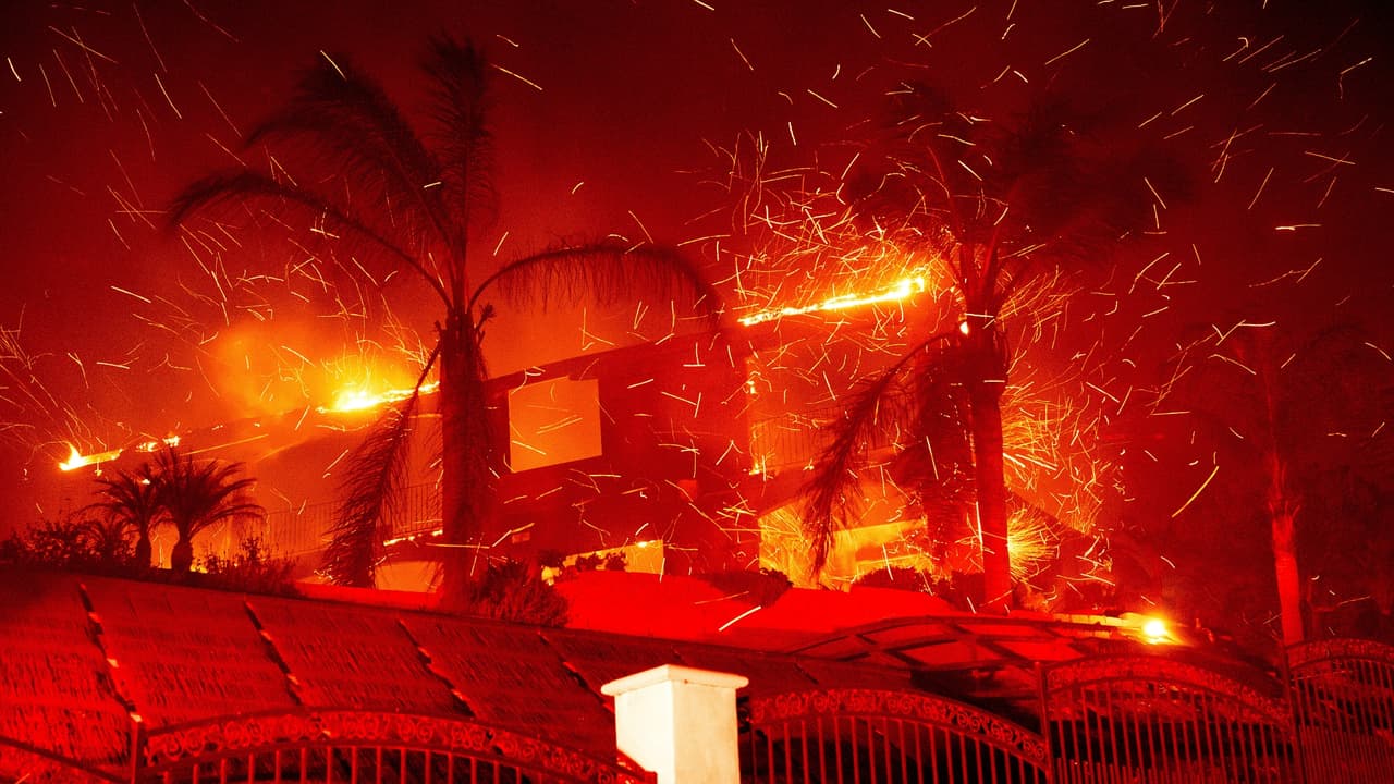 Autos derretidos, casas quemadas y patrimonios perdidos, el saldo del  incendio Mountain