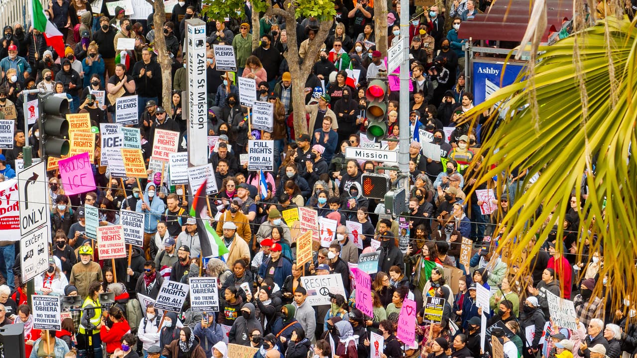 Policía de San Francisco arresta a 154 personas en protesta contra ICE y descubre que la mitad no vive en la ciudad
