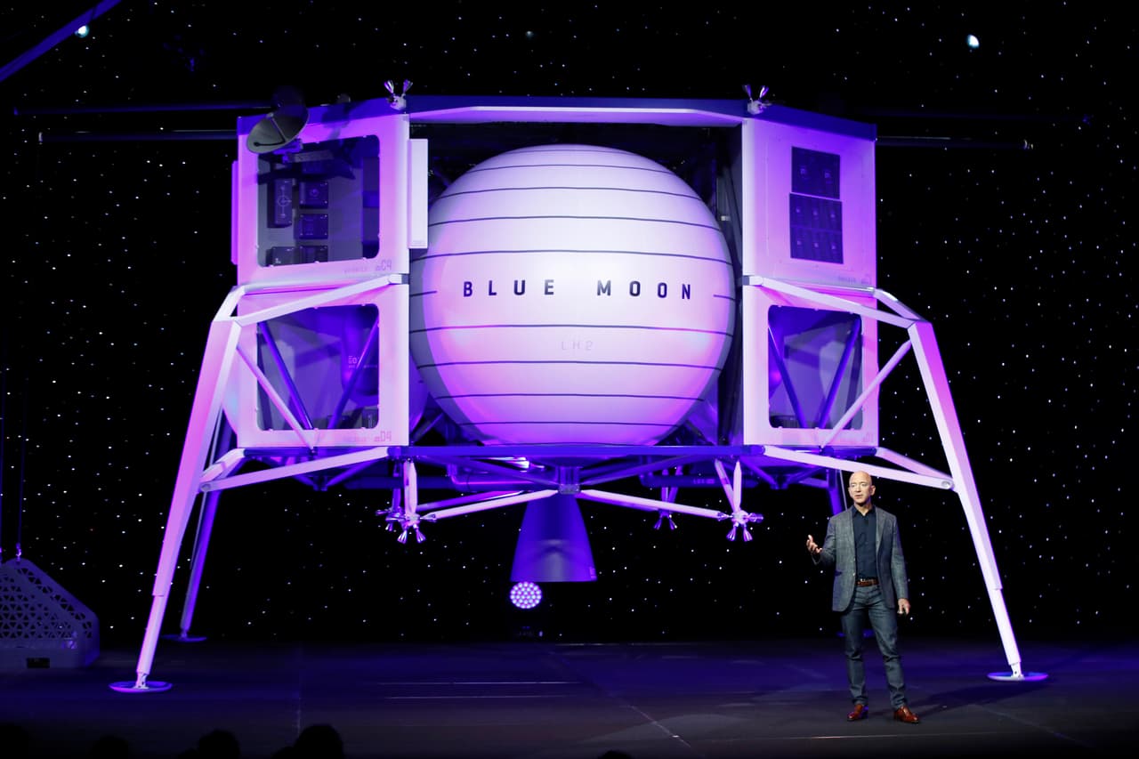 La nueva apuesta de Jeff Bezos: enviar cápsulas a la Luna