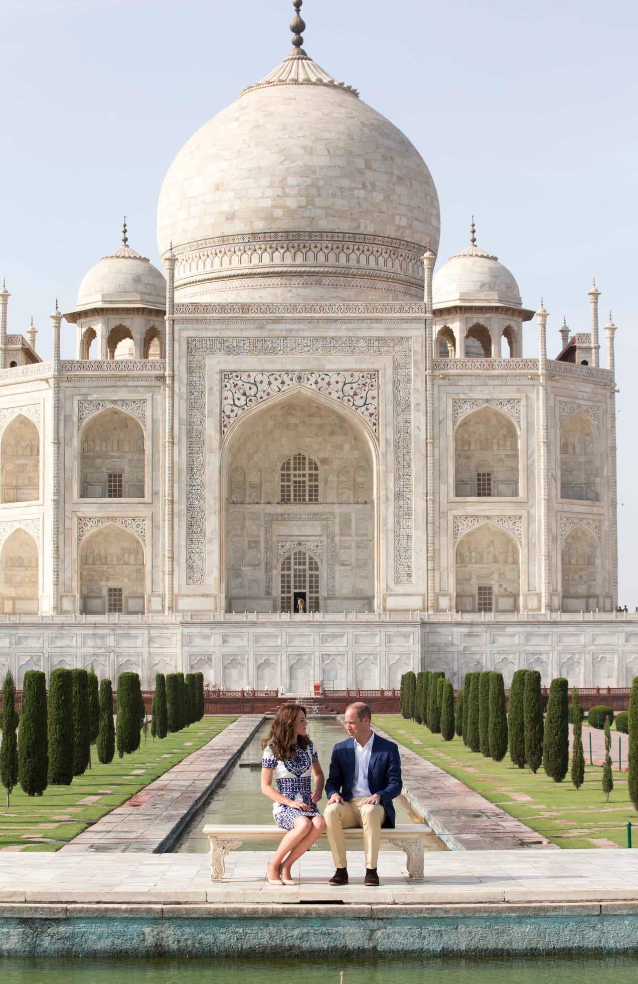 Ahí posaron para la prensa internacional en los jardines.