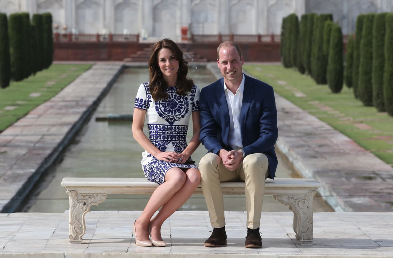Kate y William posaron muy sonrientes frente a Taj Mahal.