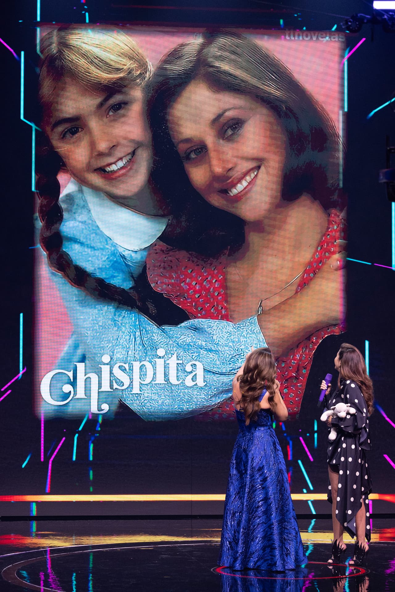 <b>‘Chispita’ le mandó un mensaje especial a Lucerito Mijares </b>
<br>
<br>El primer capítulo de Juego de Voces 2025 fue de lo más emotivo para Lucero. Gracias a la dinámica de ‘El Portal’, 
<a href="https://www.univision.com/shows/juego-de-voces/juego-de-voces-leyendas-contra-estrellas-lucero-chispita-capitulo-1-segunda-temporada-disponible-vix">se reencontró con ‘Chispita’, el personaje de telenovela que interpretó de niña y que la lanzó a la fama.</a> 
<br>
<br>Durante la conversación, esa versión del ‘pasado’ le quiso enviar un mensaje a su retoño: “Te amo, hija. Quiero que seas muy feliz y, si alguna vez necesitas algo, sé que siempre vas a contar con mamá. Te amo mucho”. 
<br>
<br>Al escuchar estas palabras, Lucerito Mijares se conmovió tanto que no pudo evitar derramar una lágrima. 
<br>