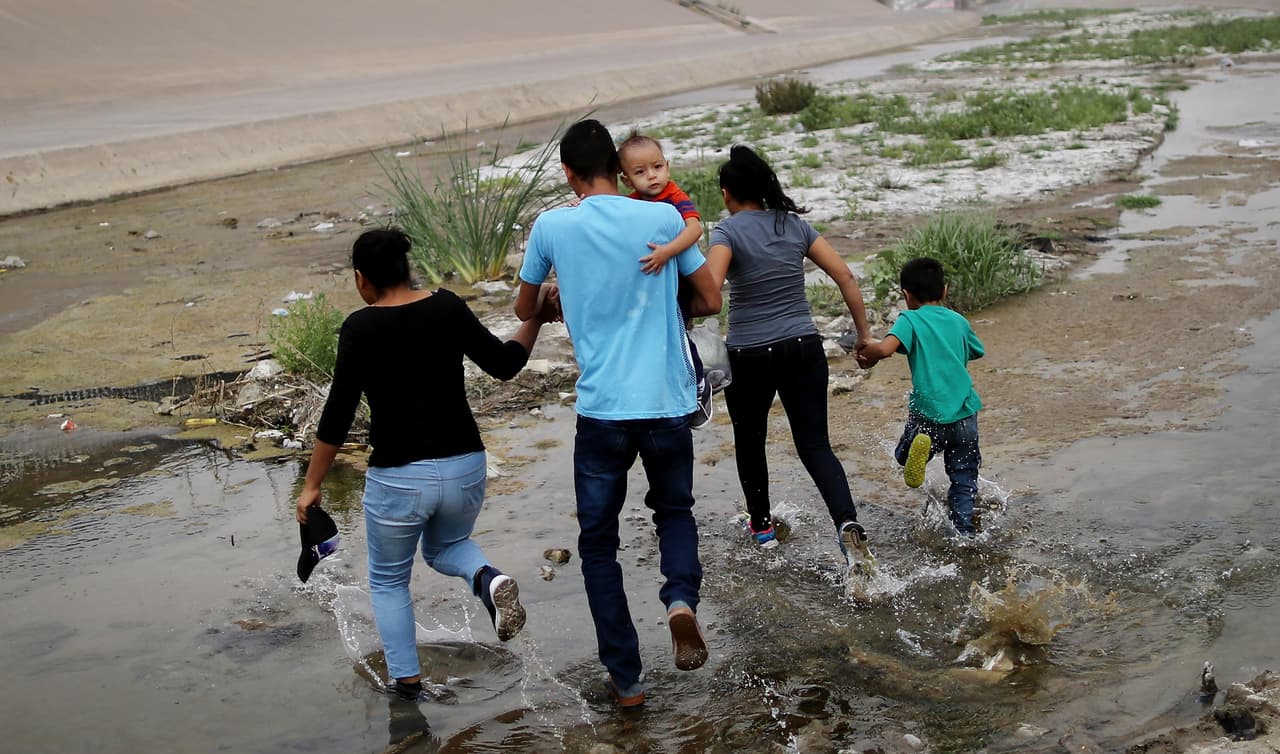 Gobernador Abbott alerta de "crisis en la frontera", pero expertos dicen que solo busca arreglar su imagen