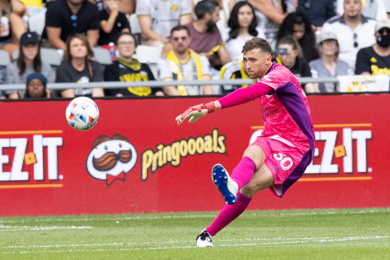 Turner fue reconocido como el mejor portero de la Copa Oro de este año, ganada por Estados Unidos. Y es el guardametas del equipo que lidera las posiciones en la clasificación general de la MLS en este momento.
<br>