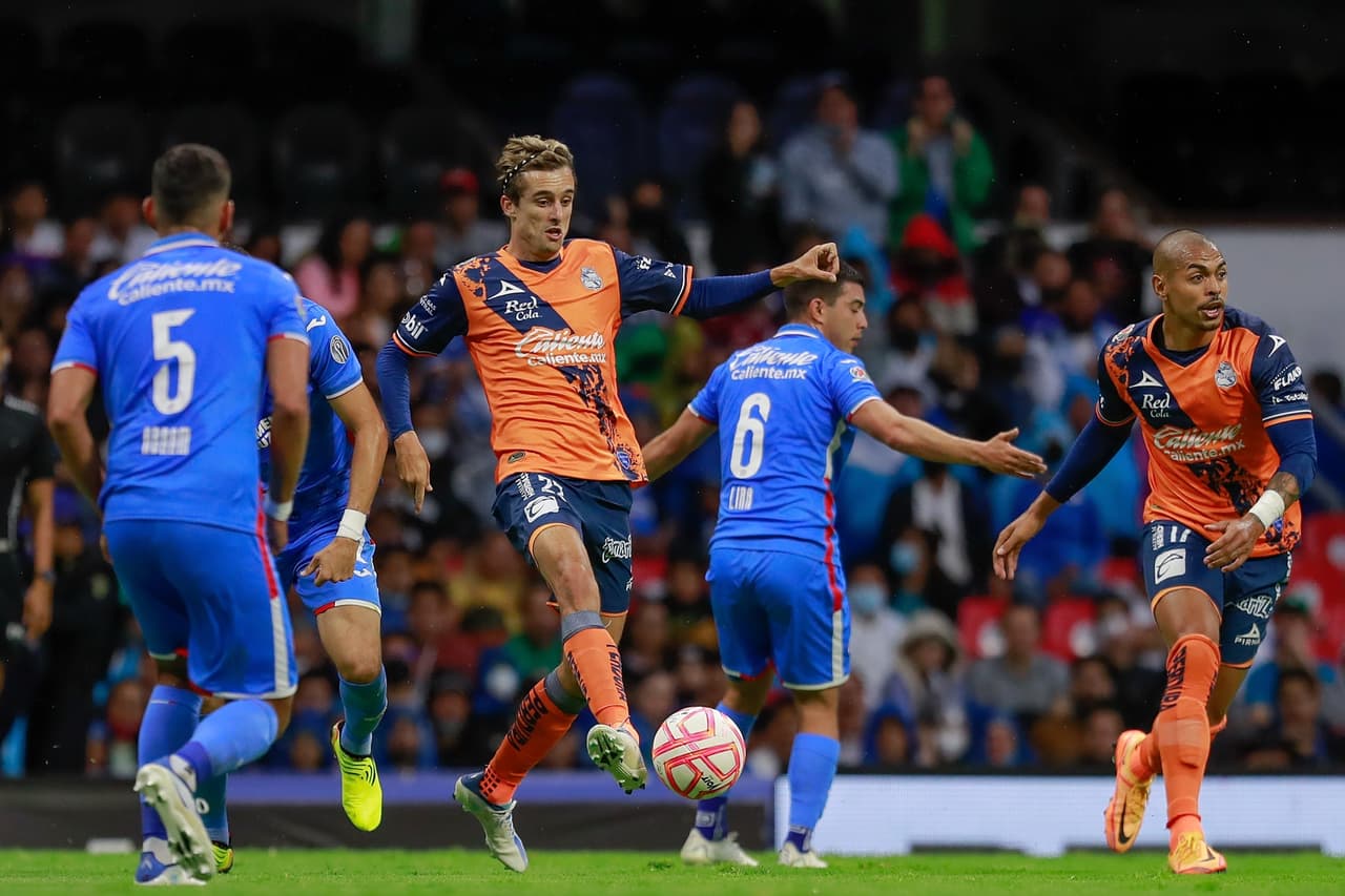 Cruz Azul y Puebla empataron 2-2 en el Azteca.
