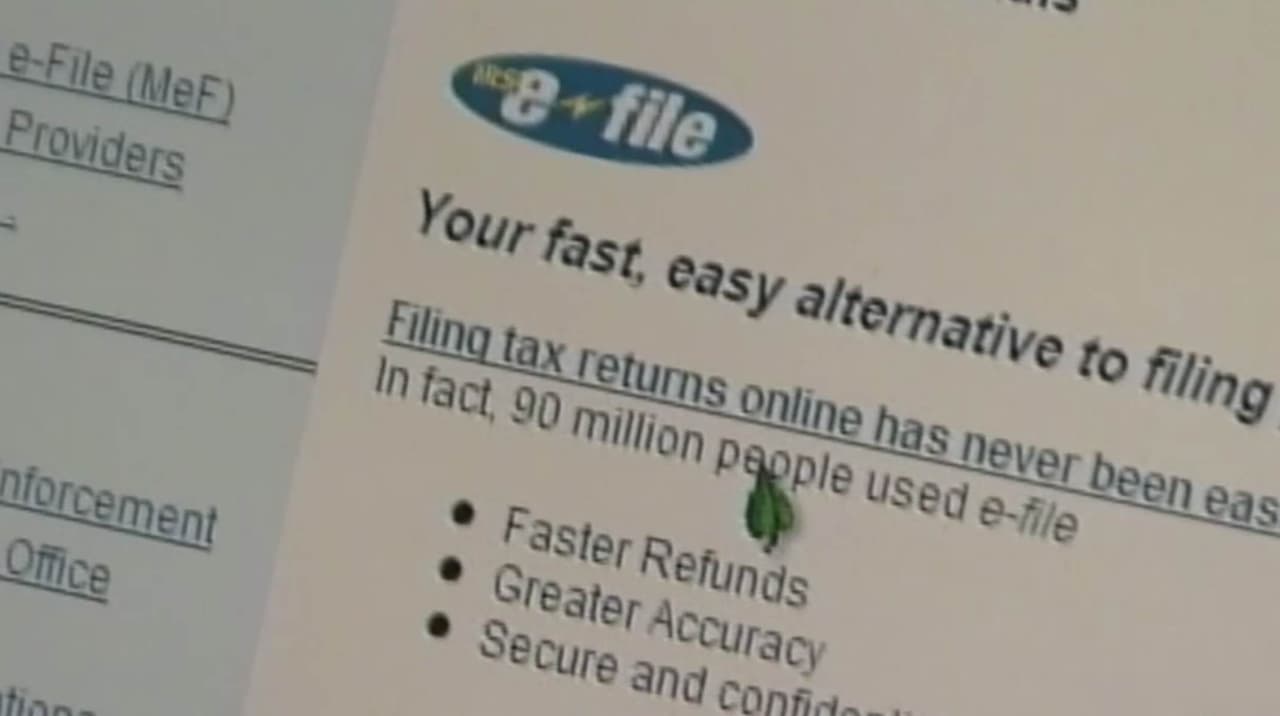 IRS alerta sobre estafas en el último día de impuestos y cómo tener una extensión para octubre