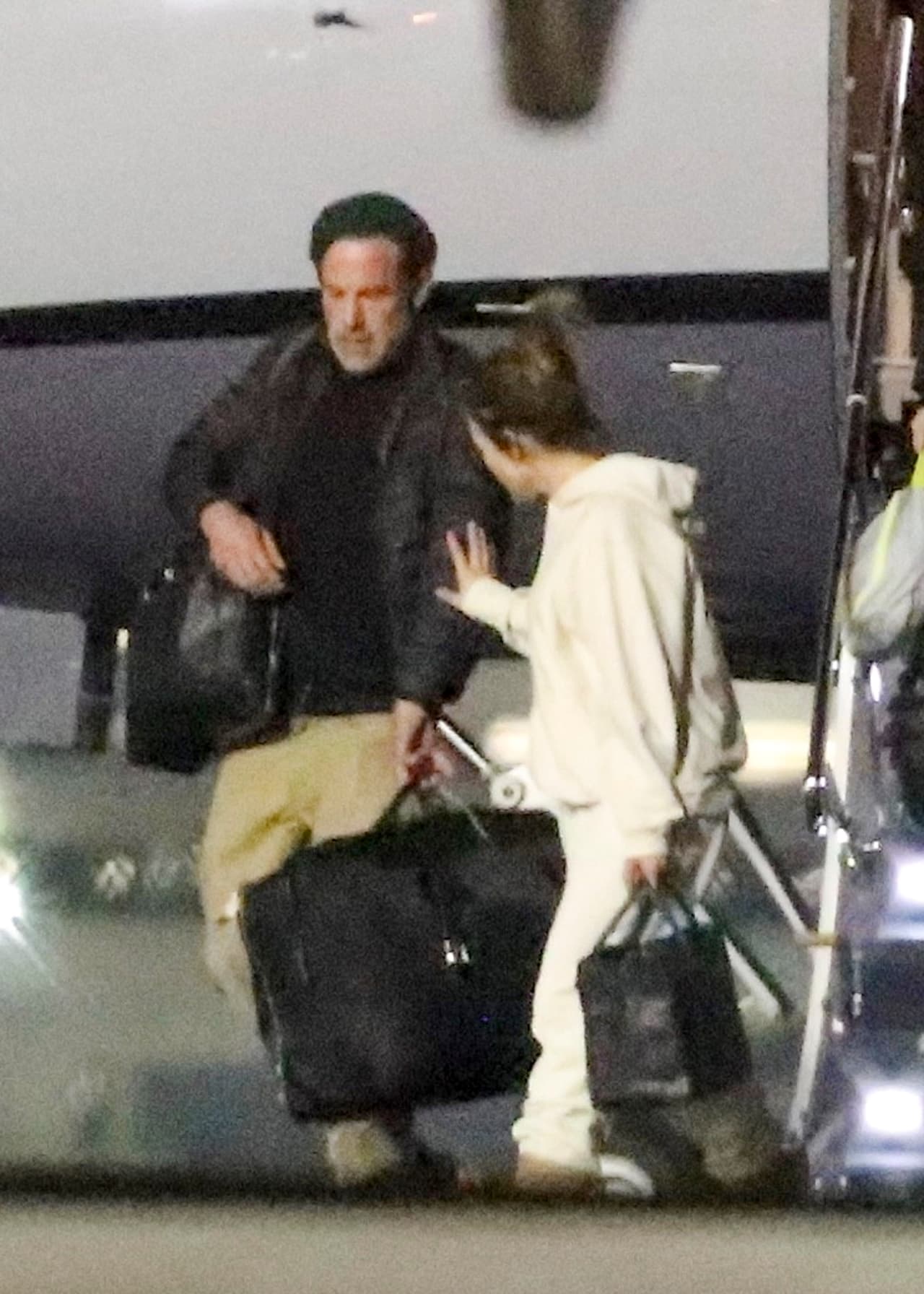 Aún no se sabe si
<b> <a href="https://www.univision.com/shows/el-gordo-y-la-flaca/ben-affleck-propuesta-matrimonio-jlo-segunda-ocasion" target="_blank">entre sus planes está el casarse</a></b>, pero la cantante parece estar abierta a la idea. 
<br>