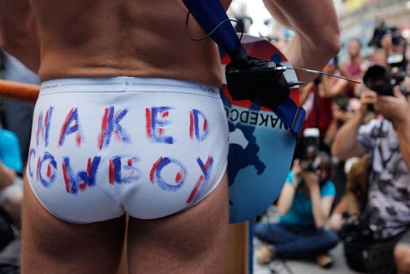 Actualmente Burck puede puede hacer franquicias de Naked Cowboy.
