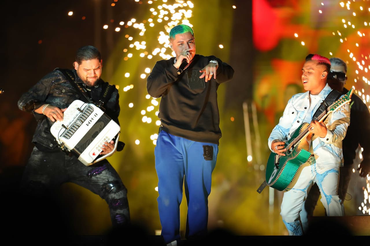 Ahí estuvo Grupo Firme, con su espectacular show para los dolidos, los enamorados y como no, para las tóxicas y tóxicos también.