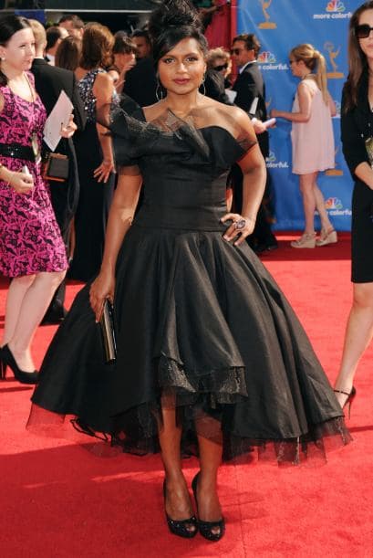 Unos vestidos están clasificados como "despampanantes" y otros como "espeluznantes", como es el caso del de Mindy Kaling. ¿Qué opinan?