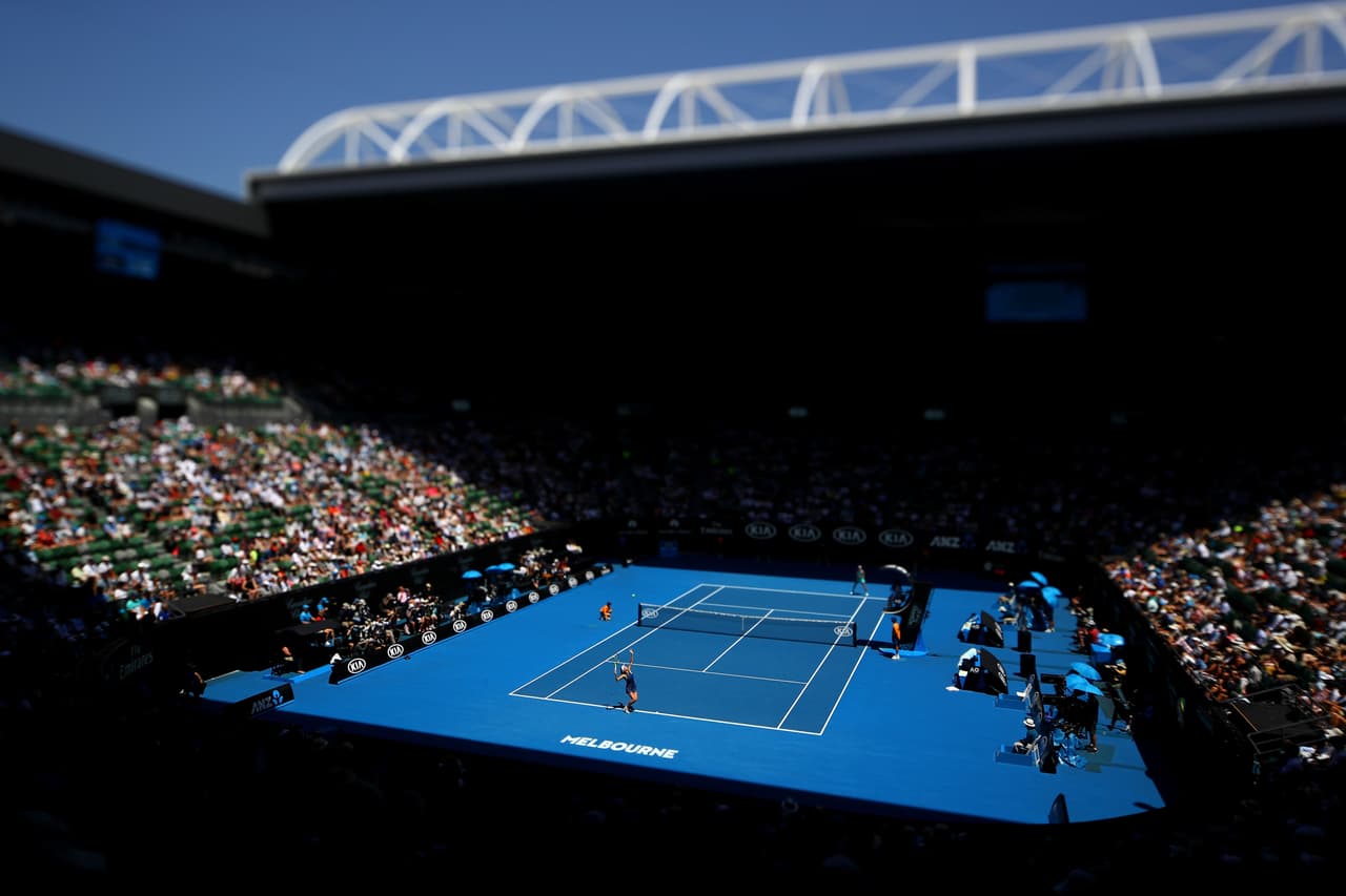 Ante un escenario lleno, el Rod Laver disfrutó de un encuentro entre dos de las mejores tenistas, que dieron muestra de jerarquía, aunque con una con mayor experiencia.