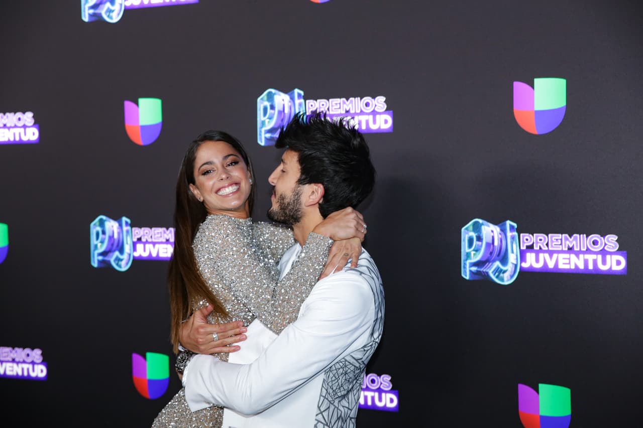 Miren nada más la sonrisa de la pareja.