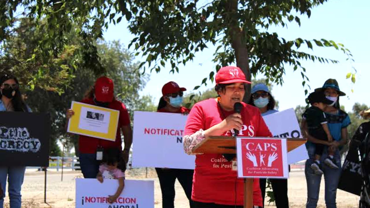Exigen cambios a la ley que regula aplicación de pesticidas en California