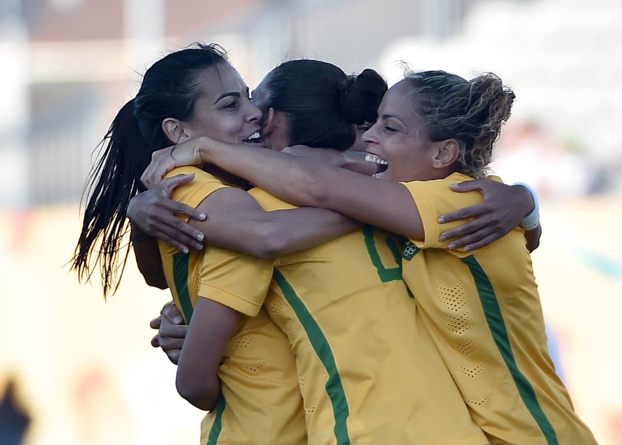 Brasil vence 4-2 a México y va por el oro en futbol femenil 