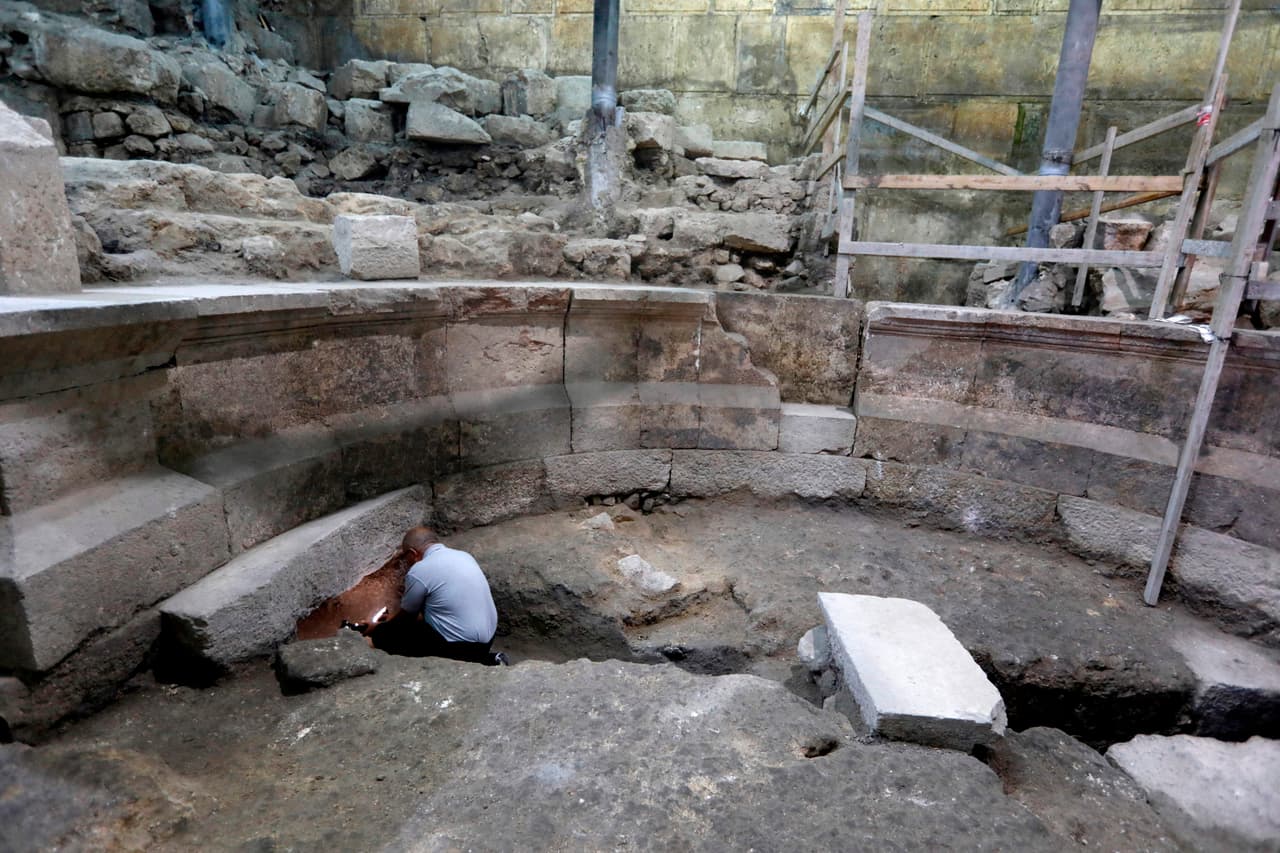 "Esta es una estructura relativamente pequeña en comparación con los teatros romanos conocidos (como Cesarea, Bet She'an y Bet Guvrin)", dijero desde la autoridad y agregaron que se trataba de una estructura techada.