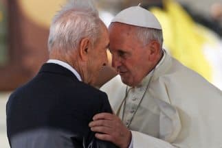 El papa Francisco junto al presidente israelí, Simon Peres.