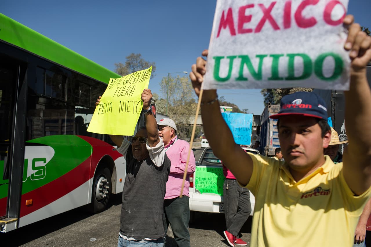 En las protestas también se hizo un llamado a la unidad de los mexicanos en torno a lo que la población ha catalogado como un “abuso”.