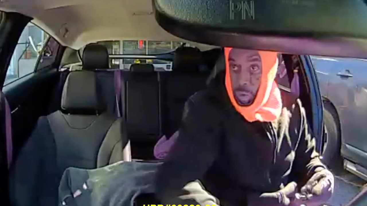 Golpean a técnico de cajeros ATM para robarlo en la Fountain View al suroeste de Houston