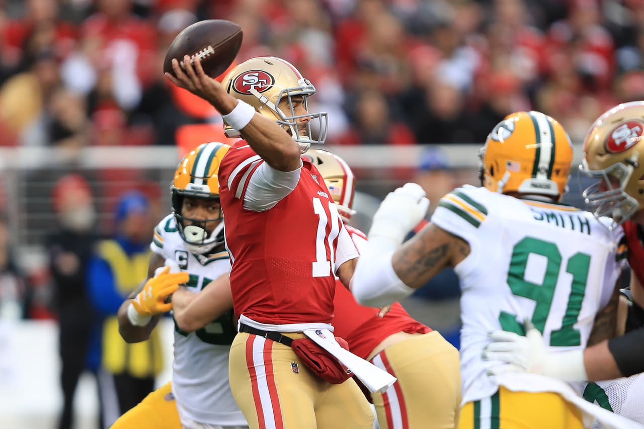 Garoppolo no expone de más: a pesar de su baja cantidad de pases enviados en Playoffs, tiene un porcentaje de 63.0, tan solo 2% menos que Mahomes.