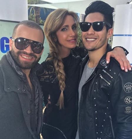 La guapa Lili Estefan se tompó una selfie con Chino y Nacho, este par sí que está haciendo de las suyas en Las Vegas.