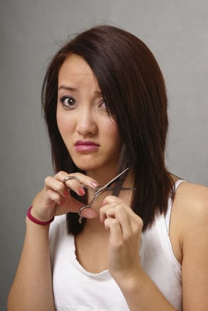 Tu corte tiene que ver. Para mantener tu estilo corto (de una longitud hasta la clavícula) con buena forma, procura cortarte las puntas cada 4 a 6 semanas.